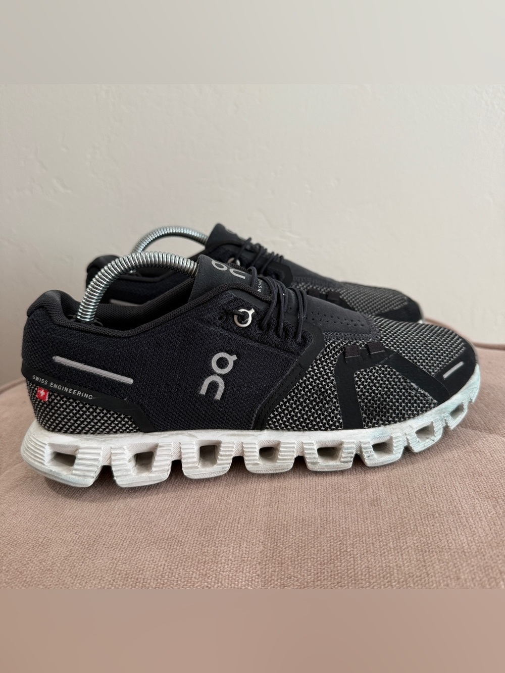 On Cloud 5 Combo Sneakers in Black Alloy Size 7 Womens